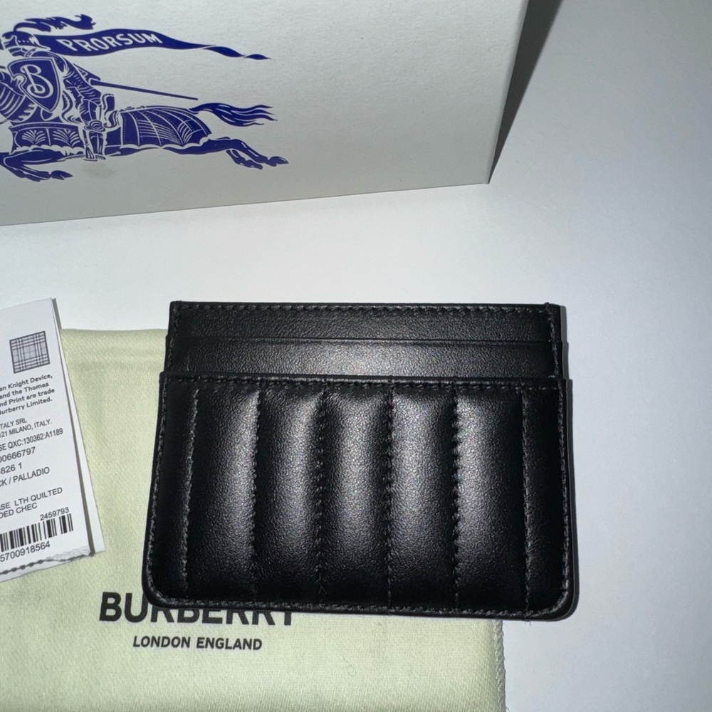 NEW Burberry Lola Black Quilted Leather Slim Card Case Wallet - Picture 3 of 5